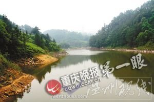 “巨型蚯蚓”出沒(méi)的薄刀嶺水庫(kù)