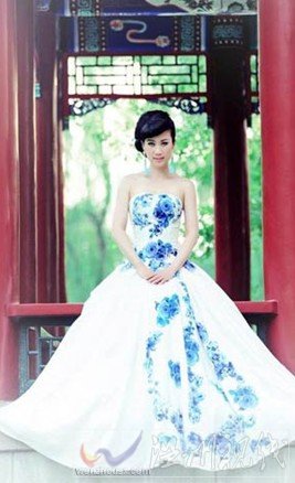 練習(xí)：芙蓉姐姐瘦身PK王菲，龍袍寫(xiě)真叫板范冰冰