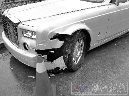 江蘇90后廚師撞壞勞斯萊斯 面臨近百萬元賠償