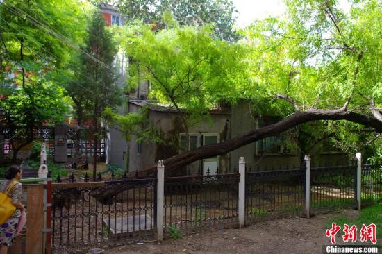 北京61年來最大暴雨已致37人死亡 損失近百億元