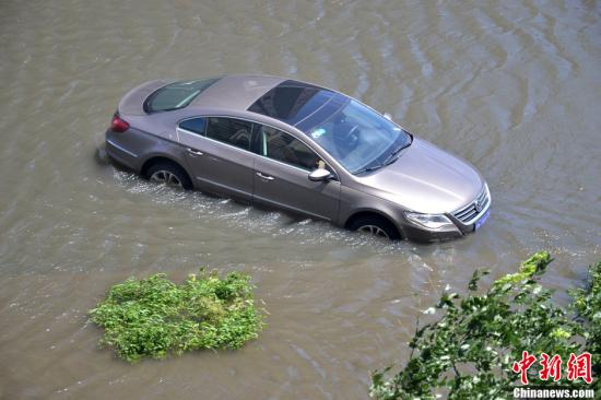 北京61年來最大暴雨已致37人死亡 損失近百億元