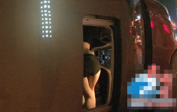 一17歲女孩駕車凌晨側翻