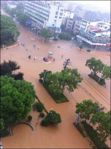 10日江西景德鎮(zhèn)暴雨 暴雨引發(fā)內(nèi)澇