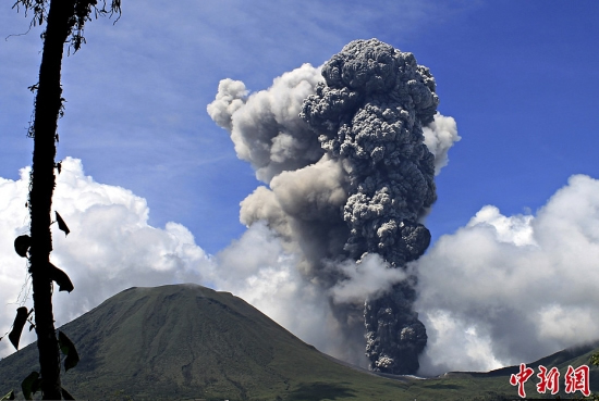 印尼火山噴發