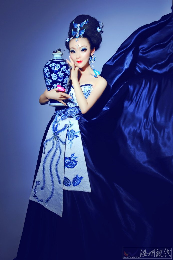 現(xiàn)實版蛇妖 宇宙美少女蝴蝶公主