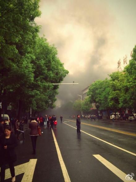 益陽赫山區超市火災火勢非常迅速