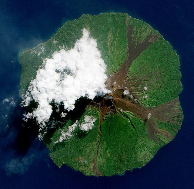 火山噴發太空俯瞰圖