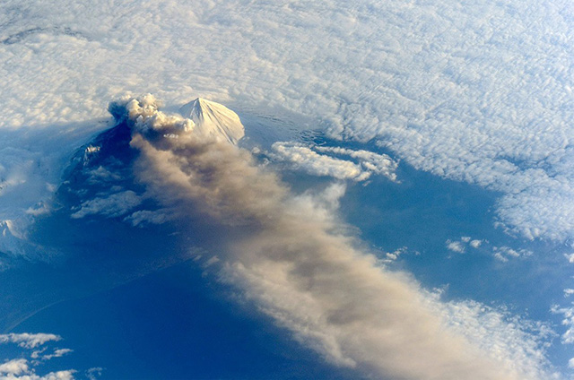 火山噴發太空俯瞰圖