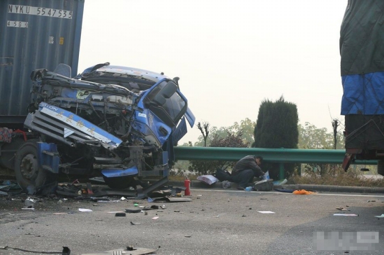 滬陜高速安徽段車禍