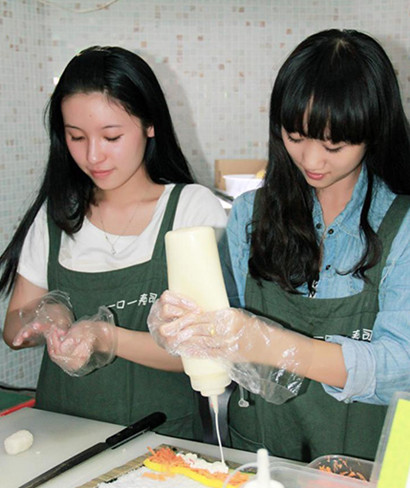 壽司女孩走紅網(wǎng)絡