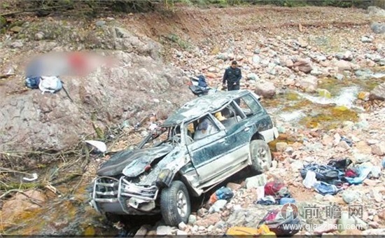 雅安牛背山又發生車禍