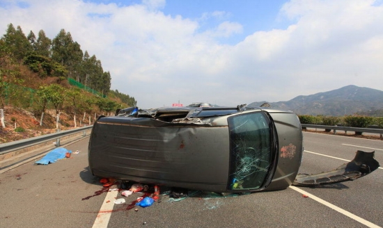 沈海高速惠安紫山鎮(zhèn)官溪村段車禍現(xiàn)場圖片