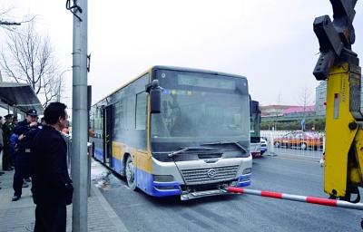 北京公交車自燃