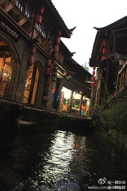 火災(zāi)發(fā)生前的古鎮(zhèn)