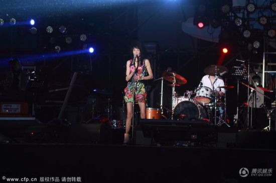 草莓音樂節(jié)張曼玉唱搖滾