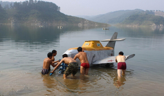 湖北農民自制潛水艇