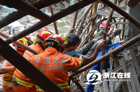 寧波工地腳手架坍塌