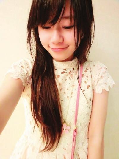女神英語老師被封為臥蠶美女