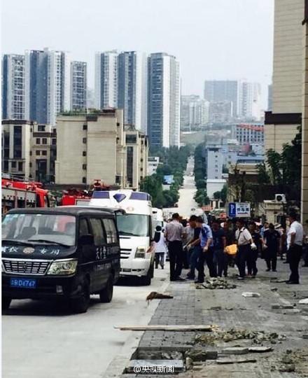 重慶工地圍墻倒塌