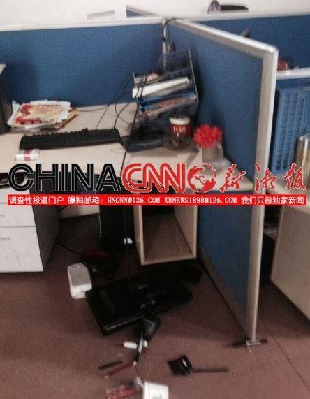 文聯主席曬詩遭差評，熊艾春怒砸耒陽社區網站辦公室電腦