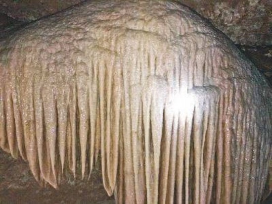打井挖出萬年溶洞