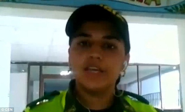 女警森林發(fā)現(xiàn)棄嬰 為其哺乳