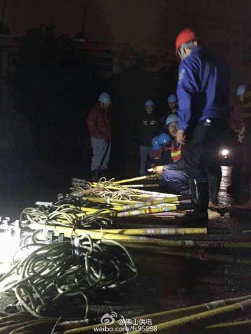 颮線掃過廣東珠三角 深圳佛山等現(xiàn)雷雨大風(fēng)