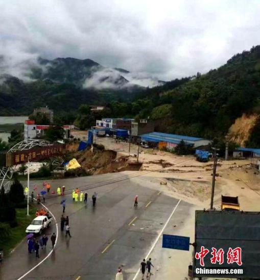 尼伯特臺風災情 福建5人失蹤損失近8億元臺灣死3人損失1億