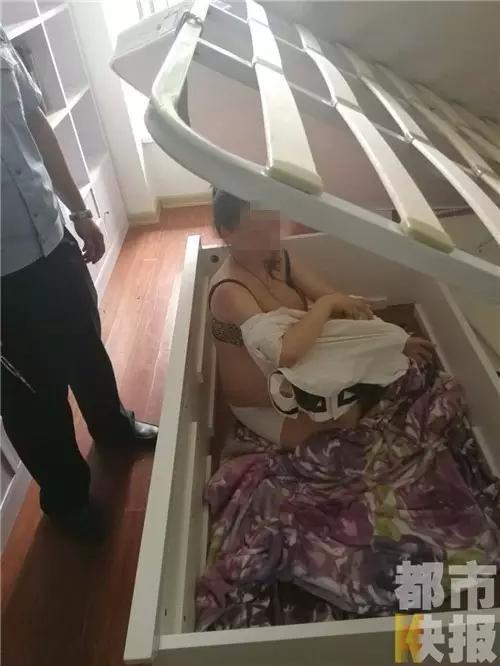 孕婦睡別人床墊下
