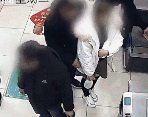 僅用10秒偷走手機