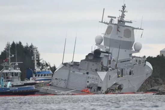 挪威宙斯盾艦沉了