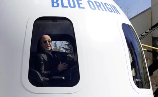 亞馬遜前任首席執行官杰夫·貝索斯（Jeff Bezos）將踏上 Blue Origin 的處女航。