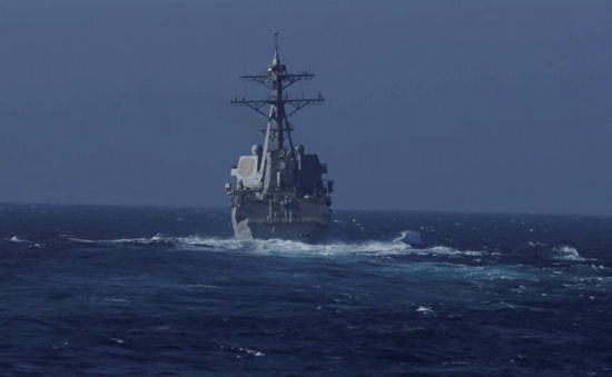 俄羅斯將美國海軍驅逐艦趕出俄羅斯領海
